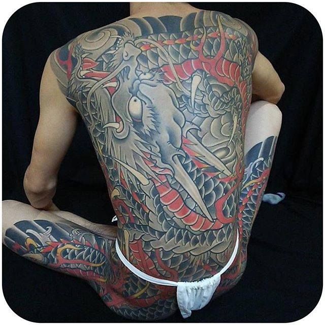 Japanese Gang Yakuza Full Body Tattoo Meanings (55)