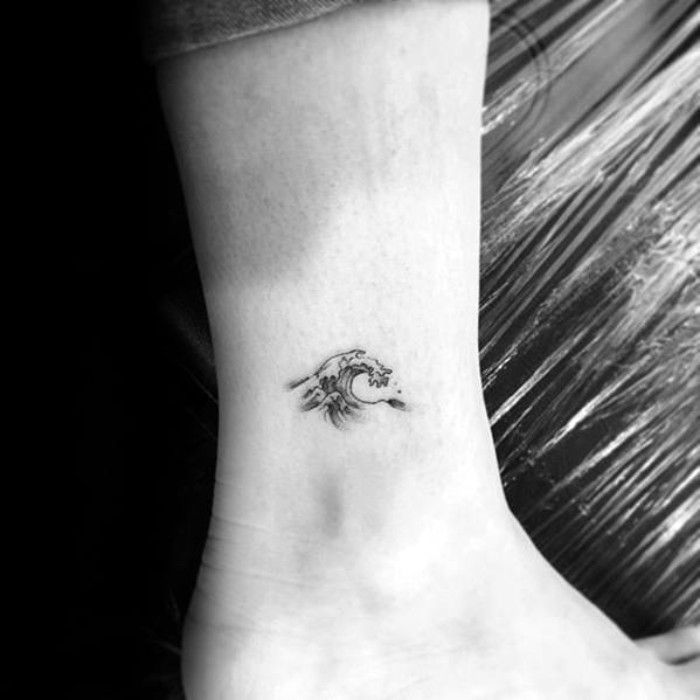 Small Tattoos With Deep Meaning (127)