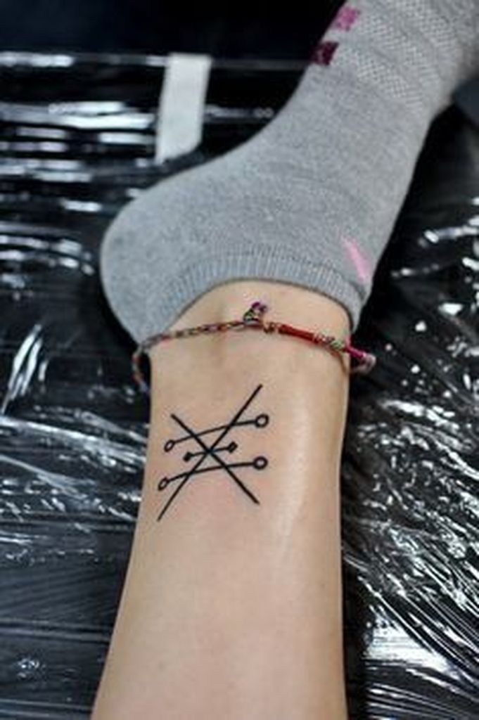 Small Tattoos With Deep Meaning (136)