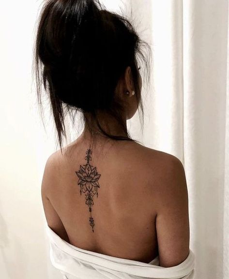 Rücken frauen tattoos für Tattoo