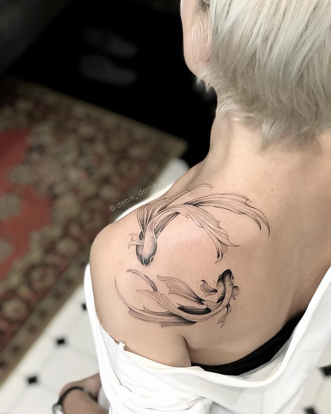 Schulter frauen tattoo für Tattoo Schulterblatt