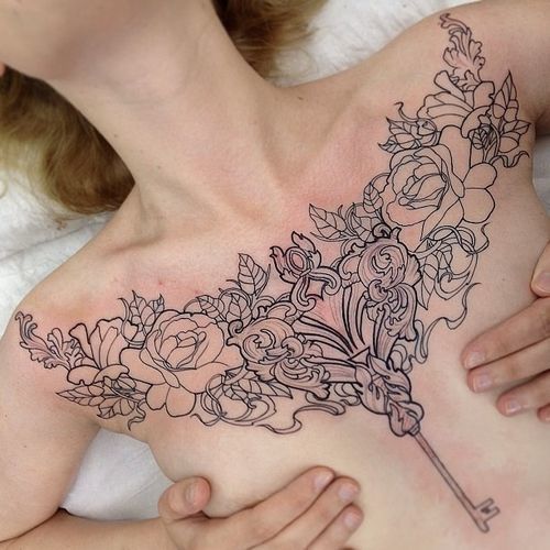 Female Chest Tattoo Pictures Ideas (117)