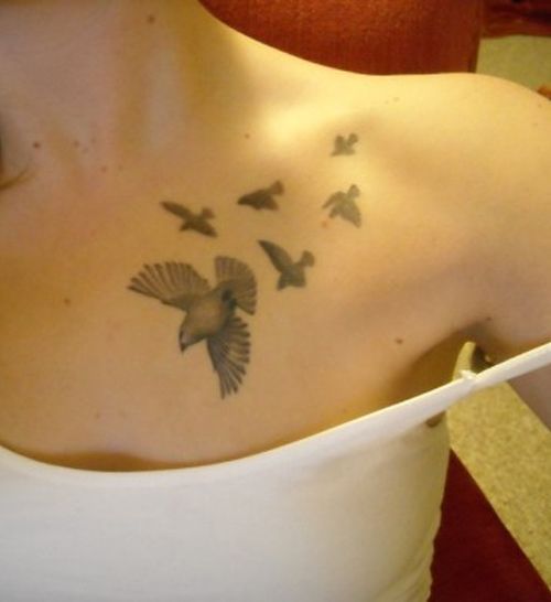 Female Chest Tattoo Pictures Ideas (118)