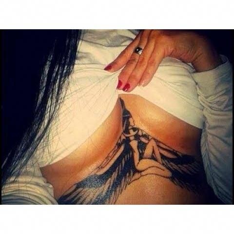 Female Chest Tattoo Pictures Ideas (127)