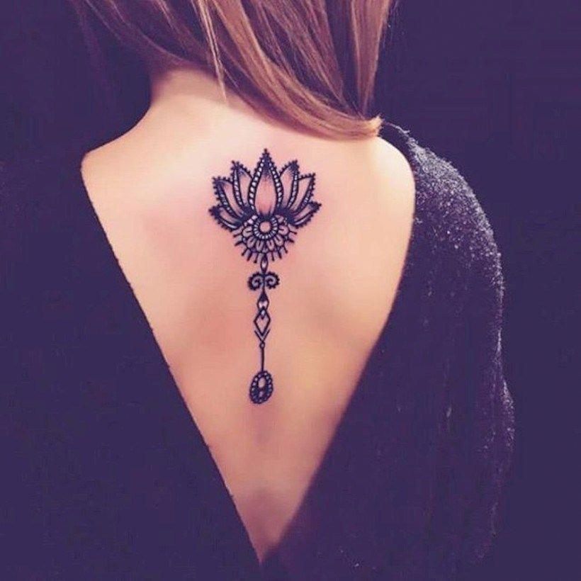 Female Chest Tattoo Pictures Ideas (149)