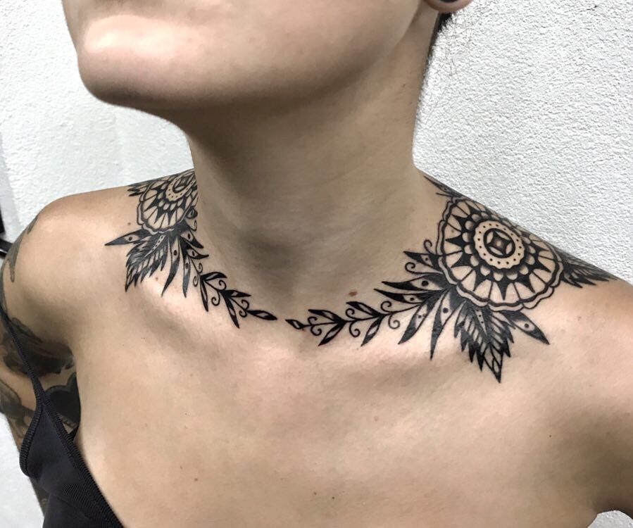 Female Chest Tattoo Pictures Ideas (155)