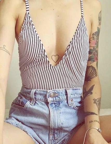 Female Chest Tattoo Pictures Ideas (181)