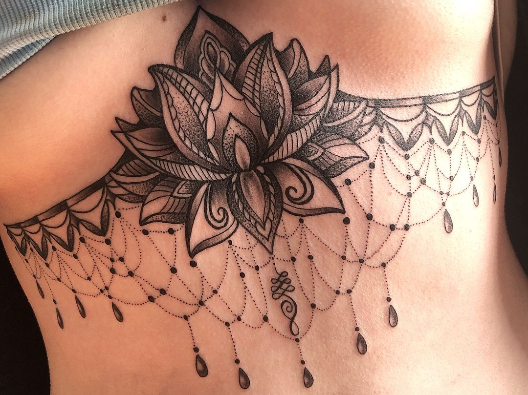 Female Chest Tattoo Pictures Ideas (200)
