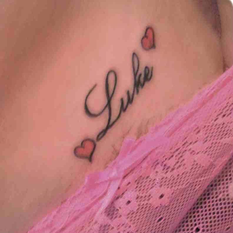 Female Chest Tattoo Pictures Ideas (207)
