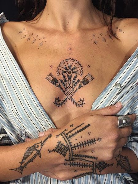 Female Chest Tattoo Pictures Ideas (211)