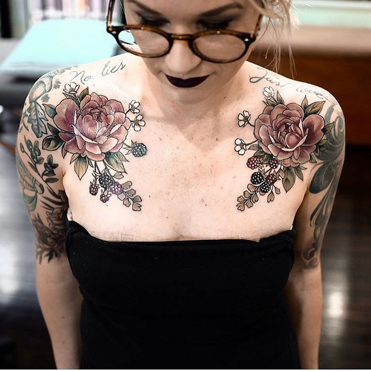 Female Chest Tattoo Pictures Ideas (32)