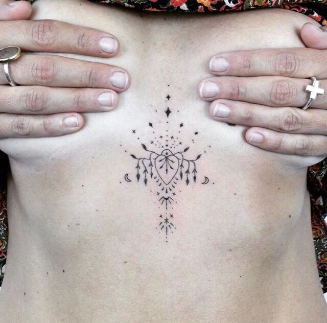 Female Chest Tattoo Pictures Ideas (51)
