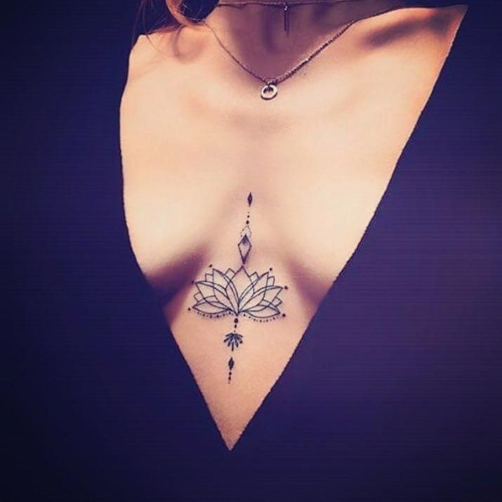 Female Chest Tattoo Pictures Ideas (72)