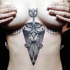 Female Chest Tattoo Pictures Ideas (96)