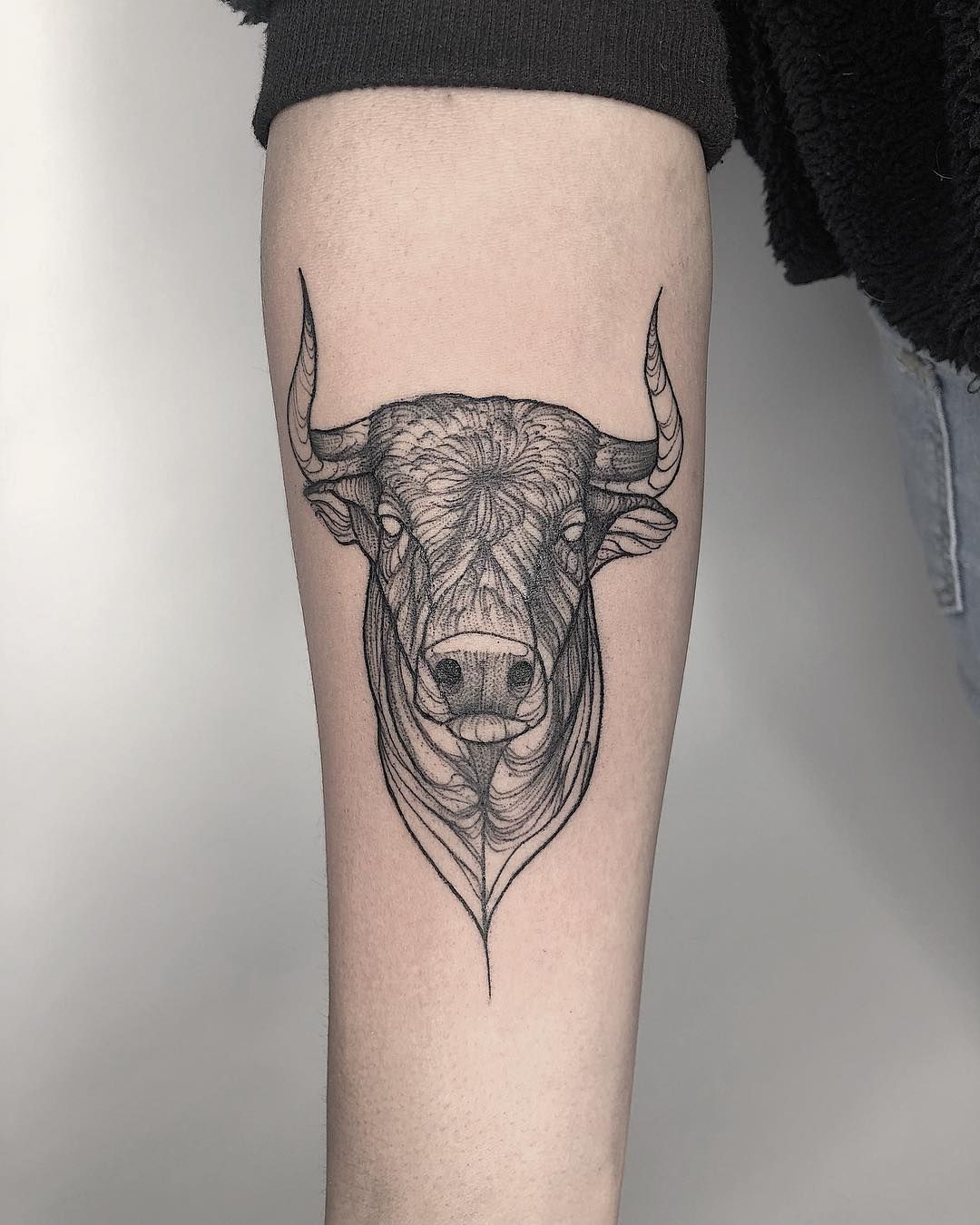 Small Simple Bull Tattoo Designs (25)