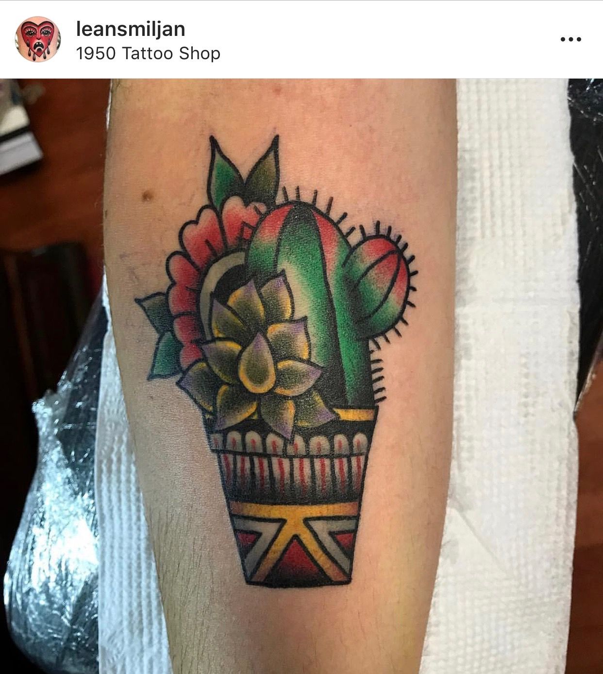 Small Simple Cactus Tattoo Designs (133)