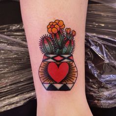 Small Simple Cactus Tattoo Designs (189)