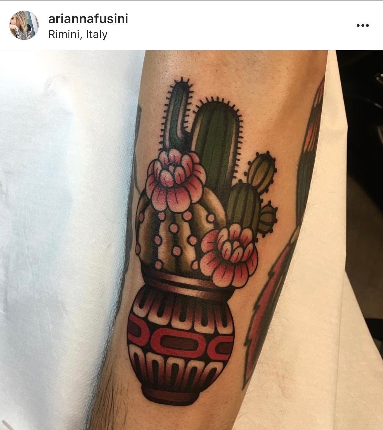 Small Simple Cactus Tattoo Designs (221)