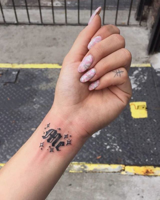 Tatuagens Femininas Delicadas No Braço (194)
