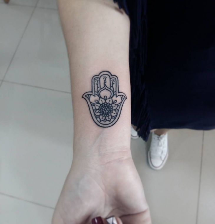 Hamsa Hand Tattoo Designs (108)