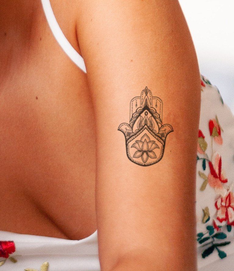Hamsa Hand Tattoo Designs (60)