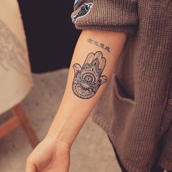 Hamsa Hand Tattoo Designs (92)