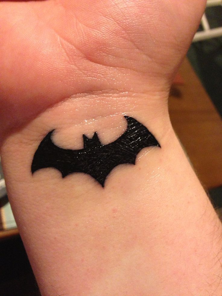 Simple Small Batman Tattoo Designs Ideas (108)
