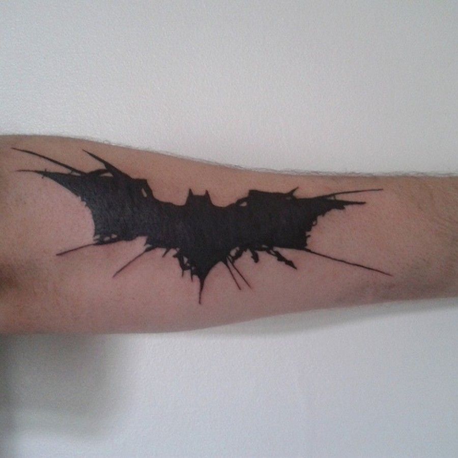 Simple Small Batman Tattoo Designs Ideas (123)