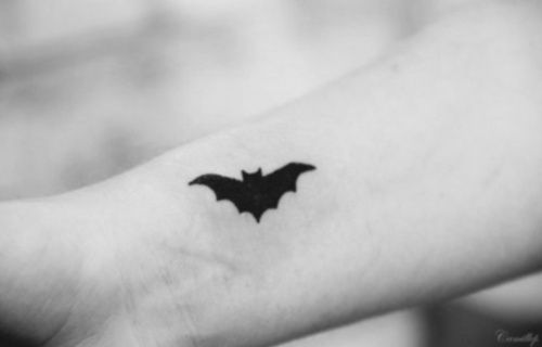 Simple Small Batman Tattoo Designs Ideas (157)