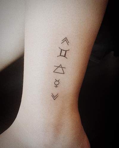 Gemini Zodian Horoscope Sign Symbol Tattoos (37)