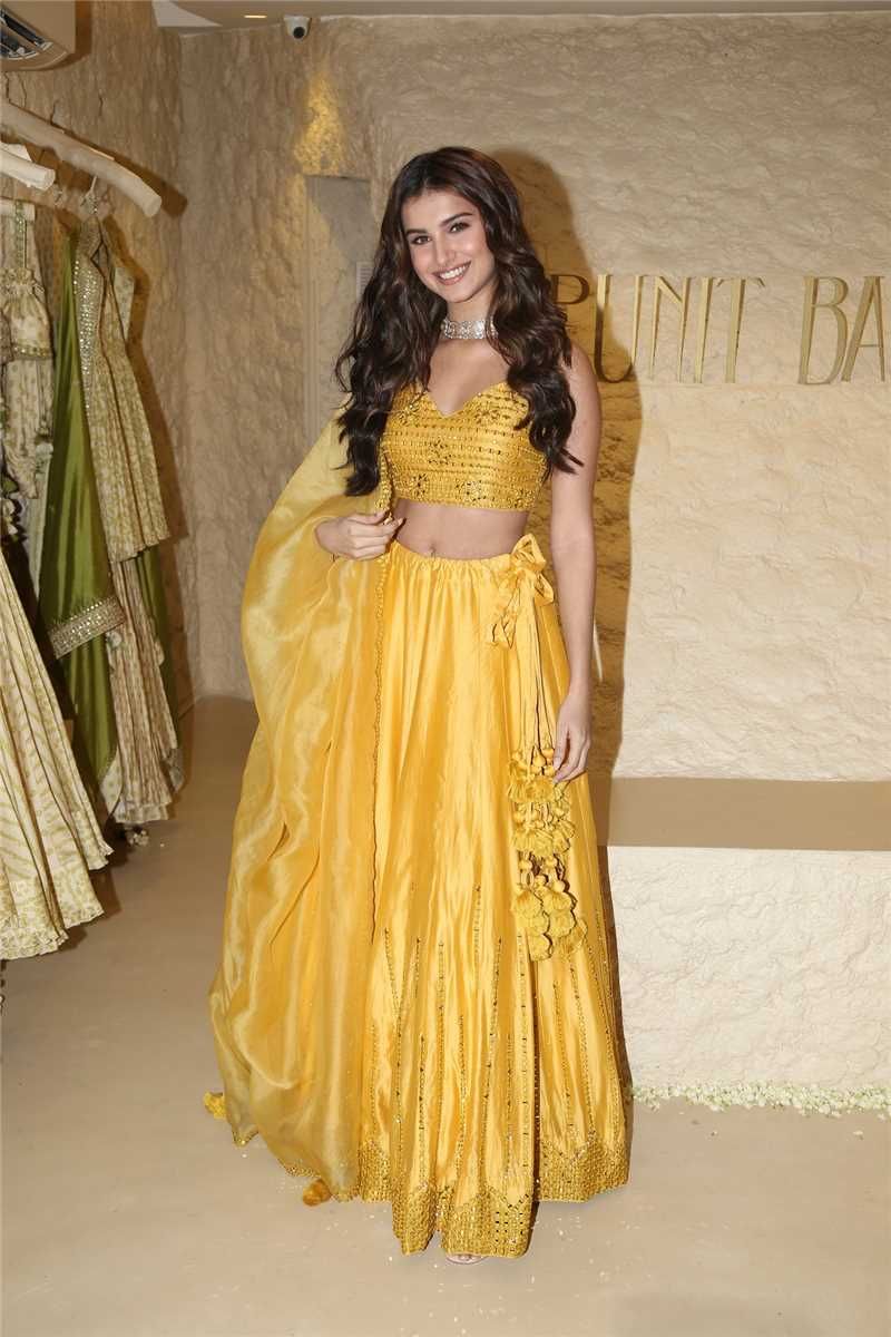 Bollywood Actress Dresses Online Shopping (134)