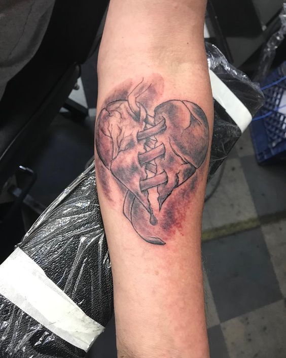 Broken Heart Tattoo Design Meaning (182)