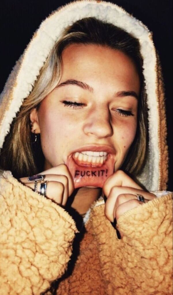 Lip Tattoo Ideas 49