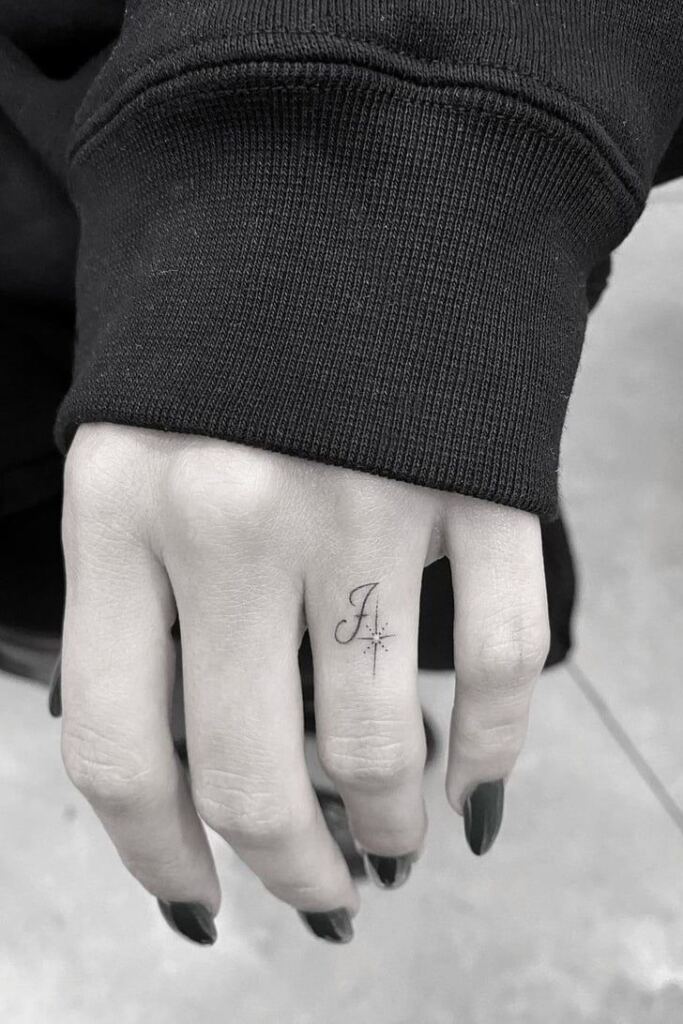 Tiny Tattoo Ideas Designs 37