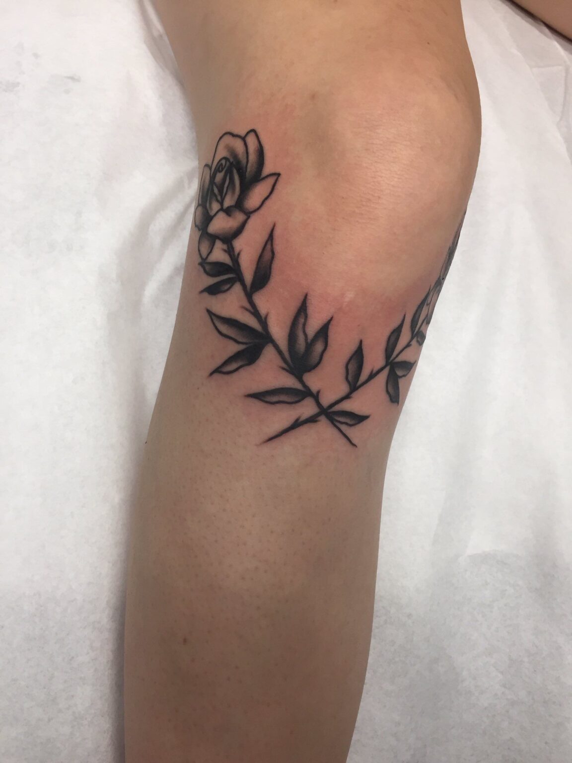 200+ Best Knee Tattoos Designs With Pictures (2022) - TattoosBoyGirl