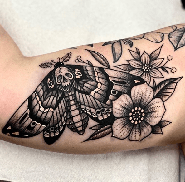 160+ Amazing Moth Tattoos Designs with Meaning (2021) TattoosBoyGirl