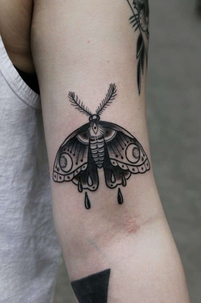 160+ Amazing Moth Tattoos Designs with Meaning (2021) TattoosBoyGirl