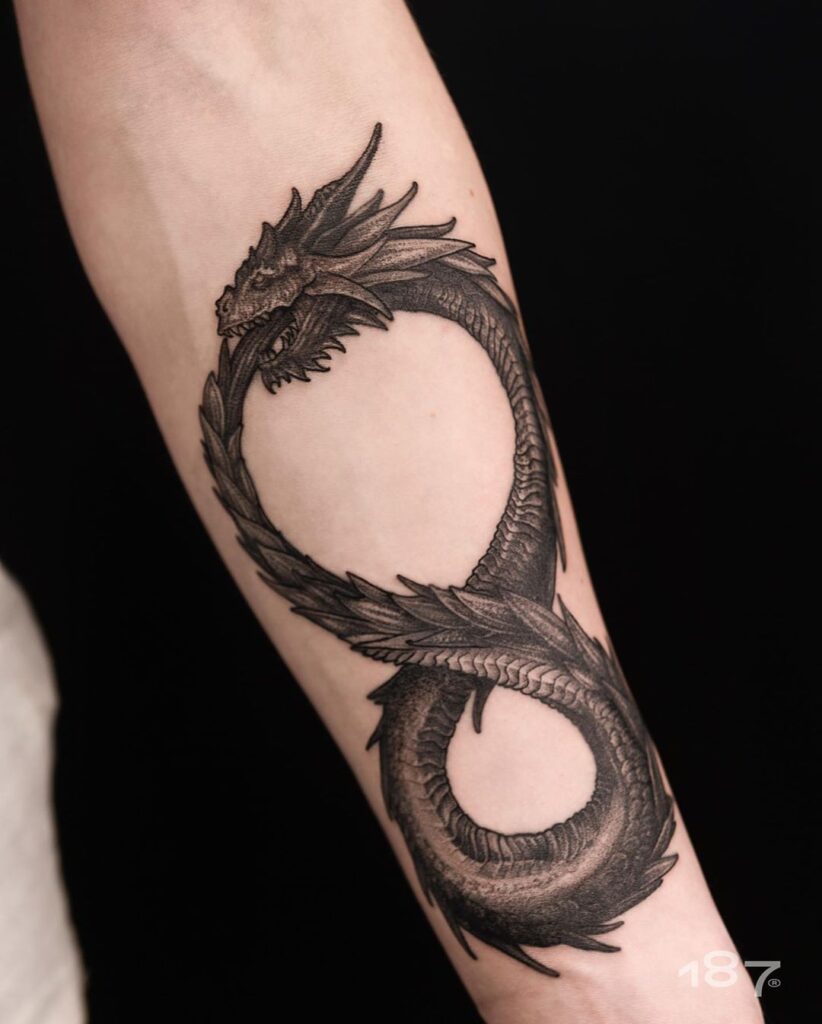 Tatuaje de Ouroboros 116