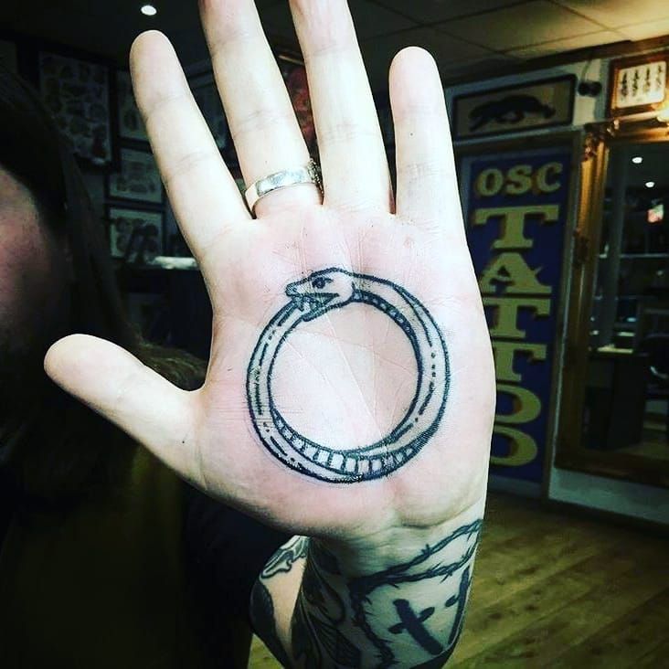 Tatuaje de Ouroboros 161