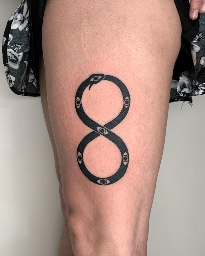 Tatuaje de Ouroboros 22