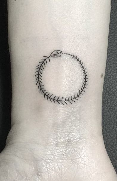 Tatuaje de Ouroboros 53