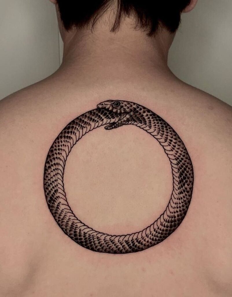 Tatuaje de Ouroboros 72