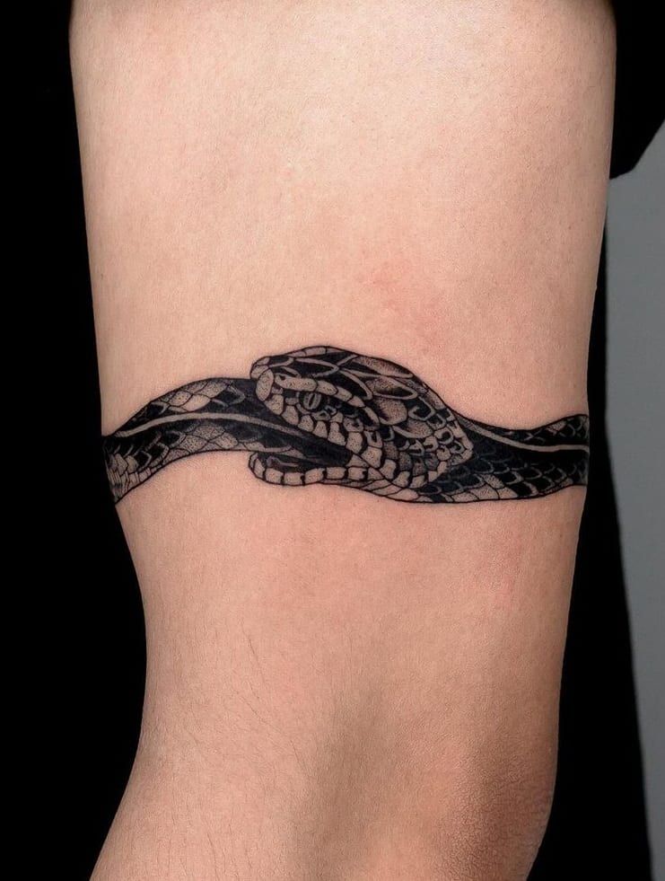 Tatuaje de Ouroboros 92