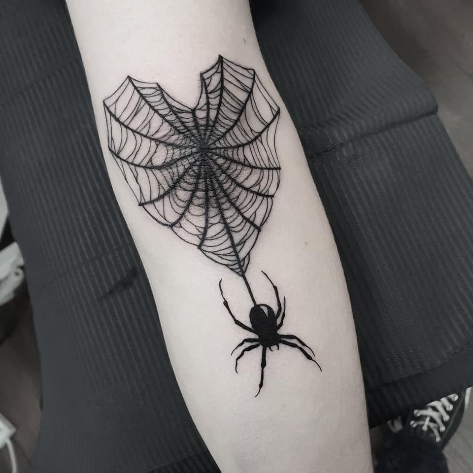 Spider Tatto On Neck.