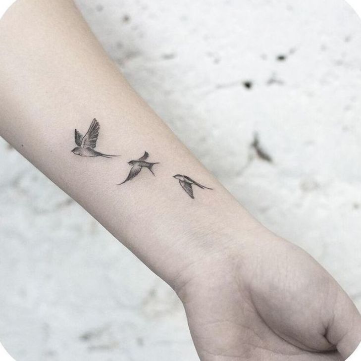 Swallow Tattoos 190