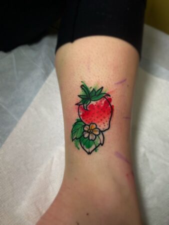 150+ Best Strawberry Tattoos With Meaning for Men and Women (2022 ...