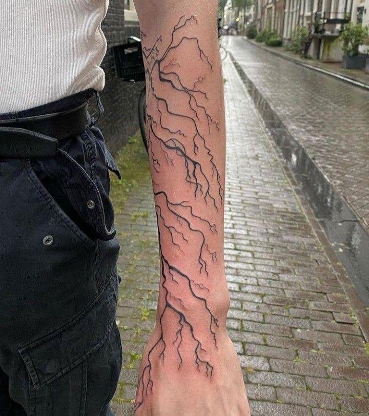 Lightning Tattoos 185