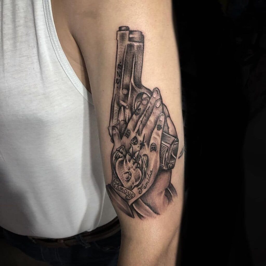 tatuaje de pistola 60