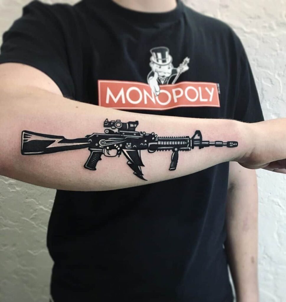 tatuaje de pistola 80