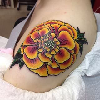 tatuaje de caléndula 12